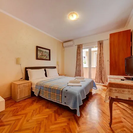 Disney Apartments Апартаменти *