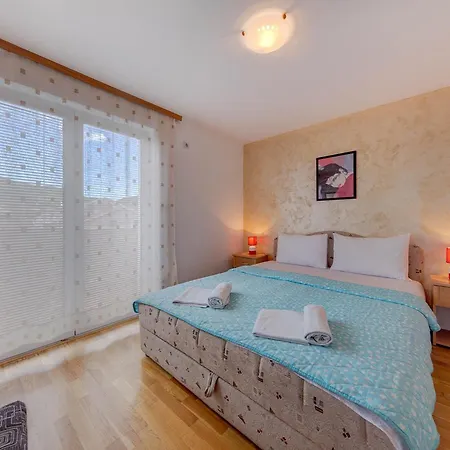 Апартаменти Disney Apartments Будва
